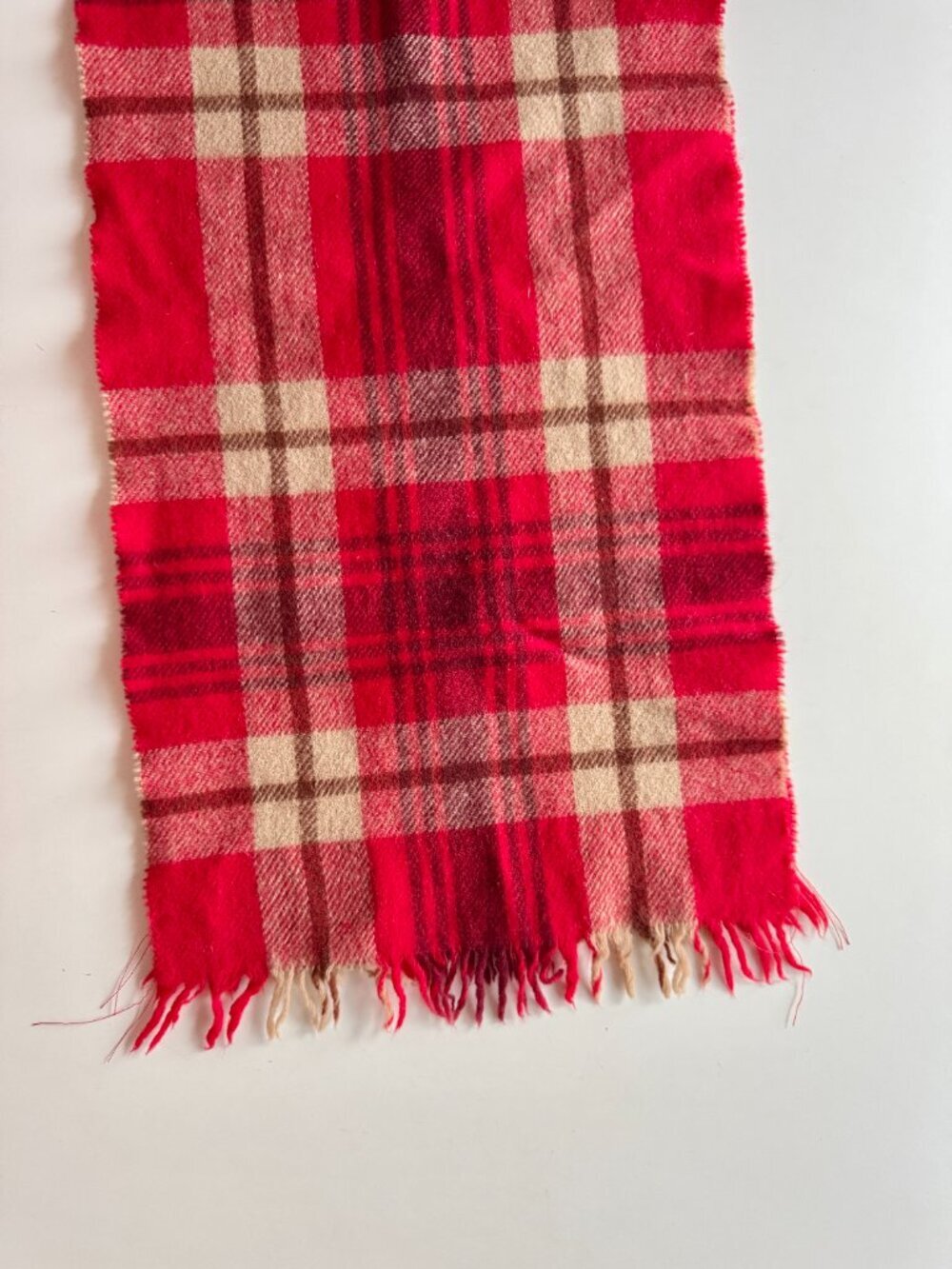 PARIS Red Tartan Check 100% Lambswool Fringed Rectangle Scarf - Picture 4 of 11
